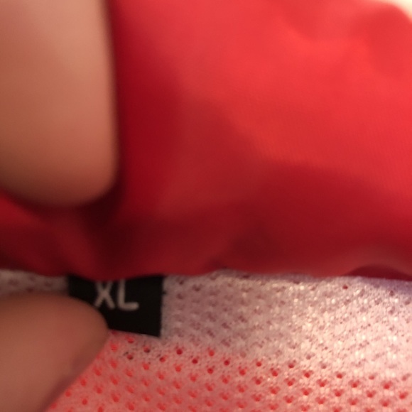 Lotus windbreaker - Picture 4 of 4